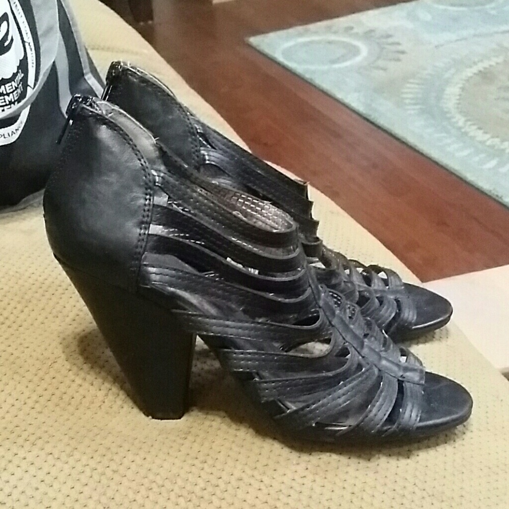 GLO Jeans black strappy heels